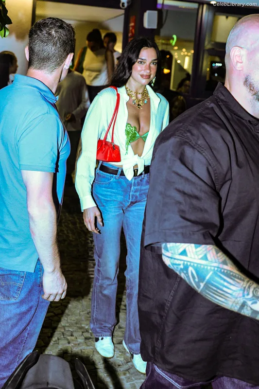 Dua Lipa photo 19 of 7804