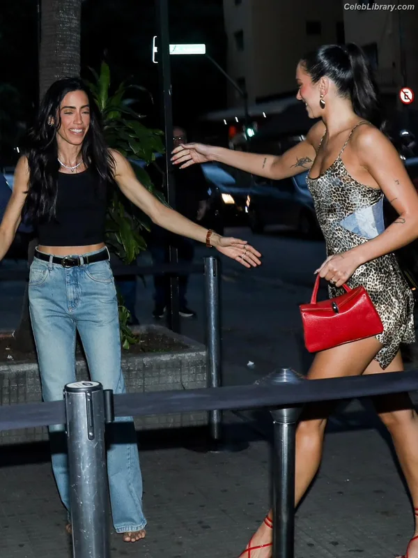 Dua Lipa photo 8 of 7804