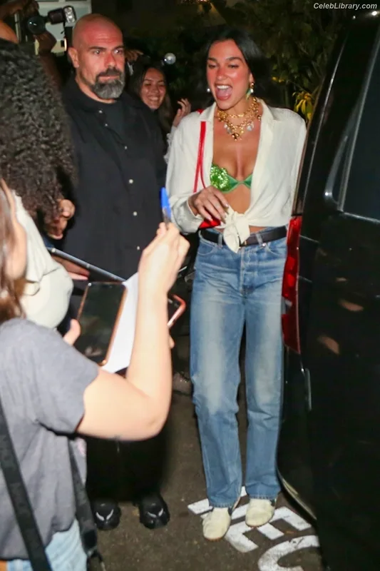 Dua Lipa photo 11 of 7804