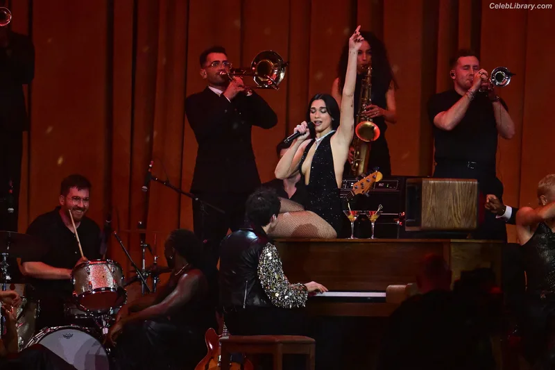 Dua Lipa photo 22 of 7804