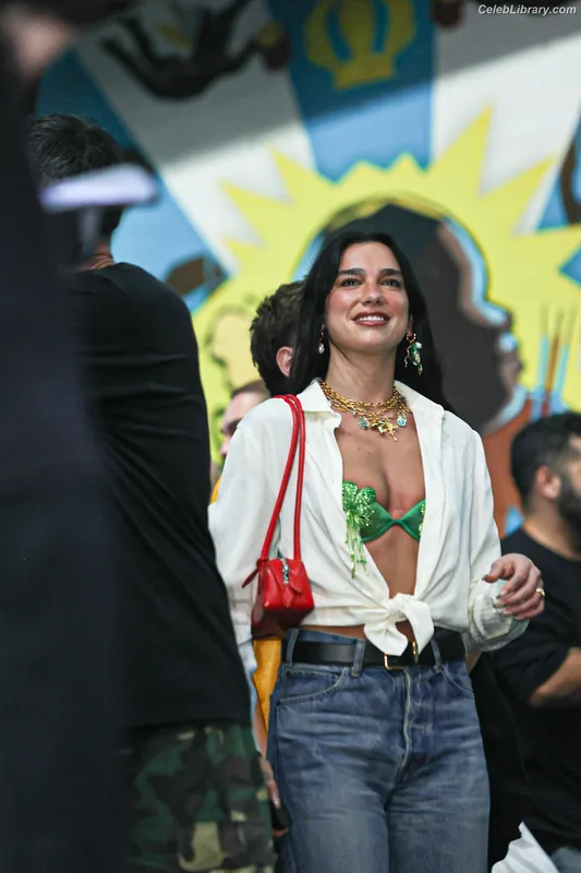 Dua Lipa photo 11 of 7804