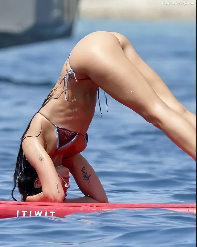 Dua Lipa photo 20 of 7804