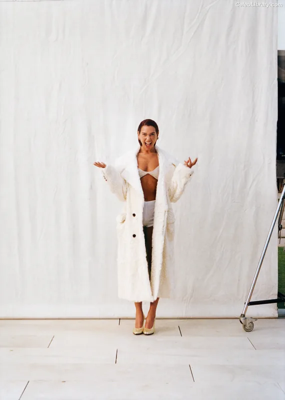 Dua Lipa photo 21 of 7804