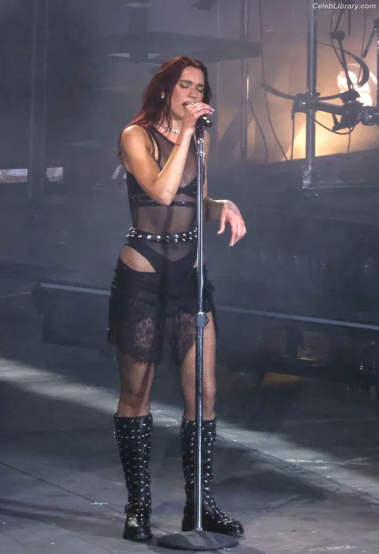 Dua Lipa photo 4 of 7804