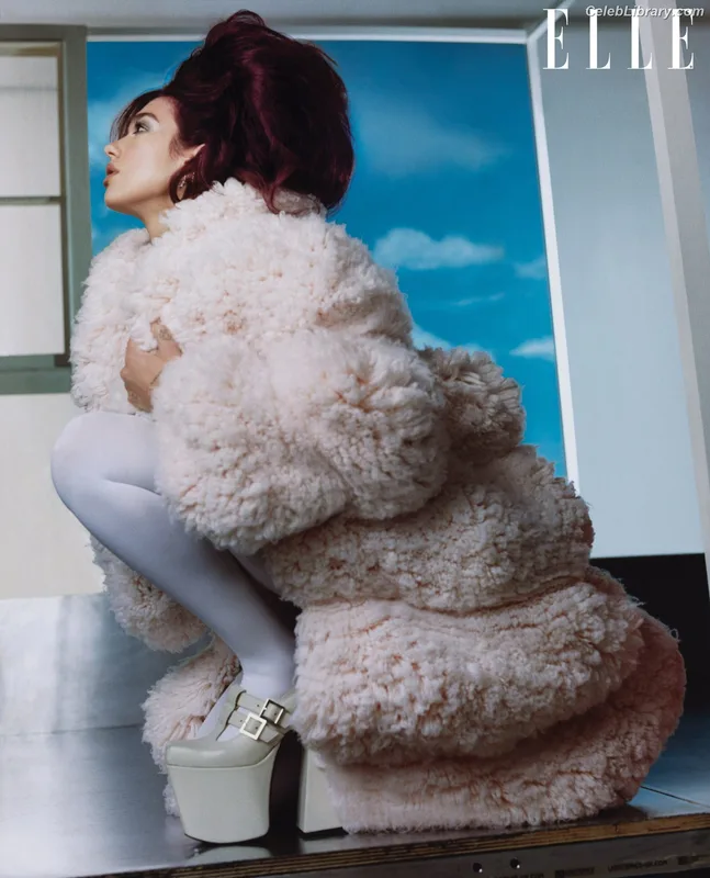 Dua Lipa photo 14 of 7804