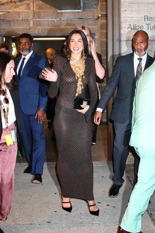Dua Lipa photo 21 of 7804