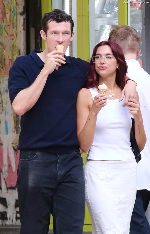 Dua Lipa photo 6 of 7804