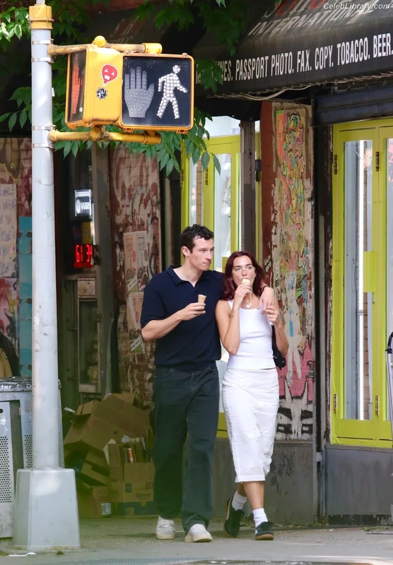 Dua Lipa photo 9 of 7804
