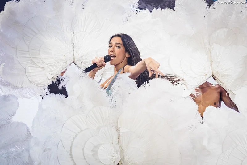Dua Lipa photo 18 of 7804