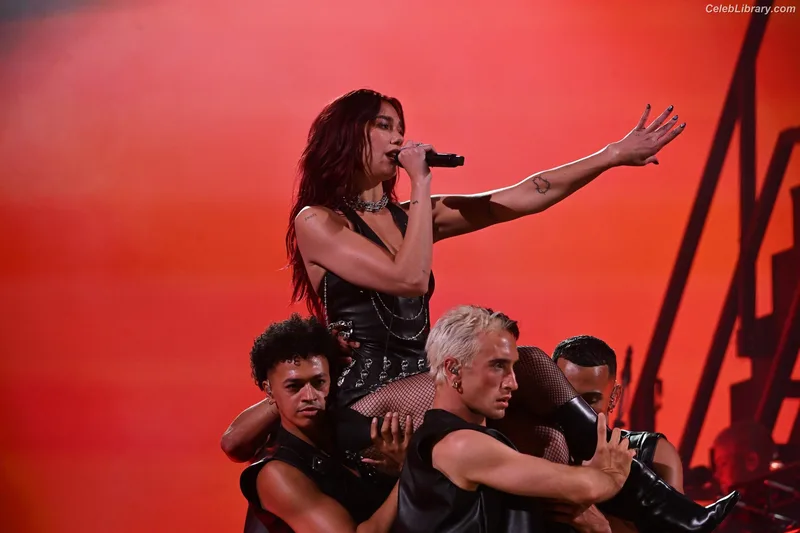 Dua Lipa photo 14 of 7804