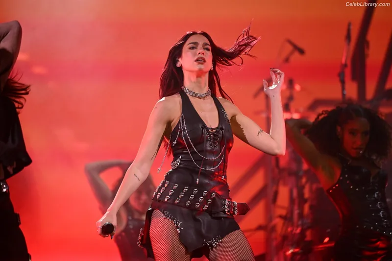 Dua Lipa photo 12 of 7804