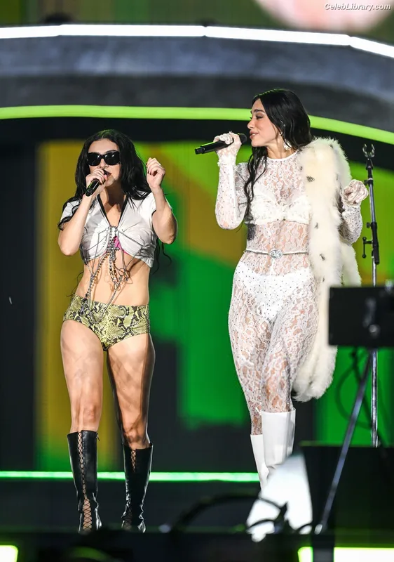 Dua Lipa photo 16 of 7804