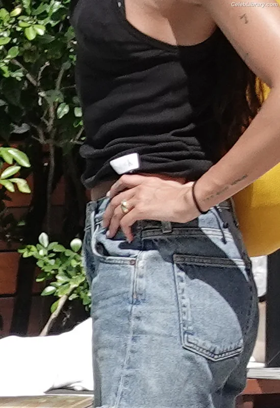 Dua Lipa photo 10 of 7804