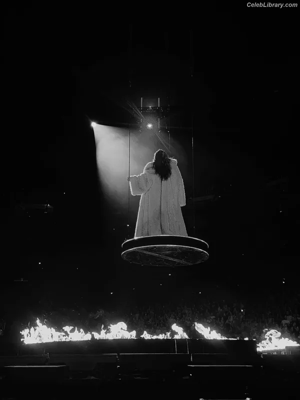 Dua Lipa photo 15 of 7804
