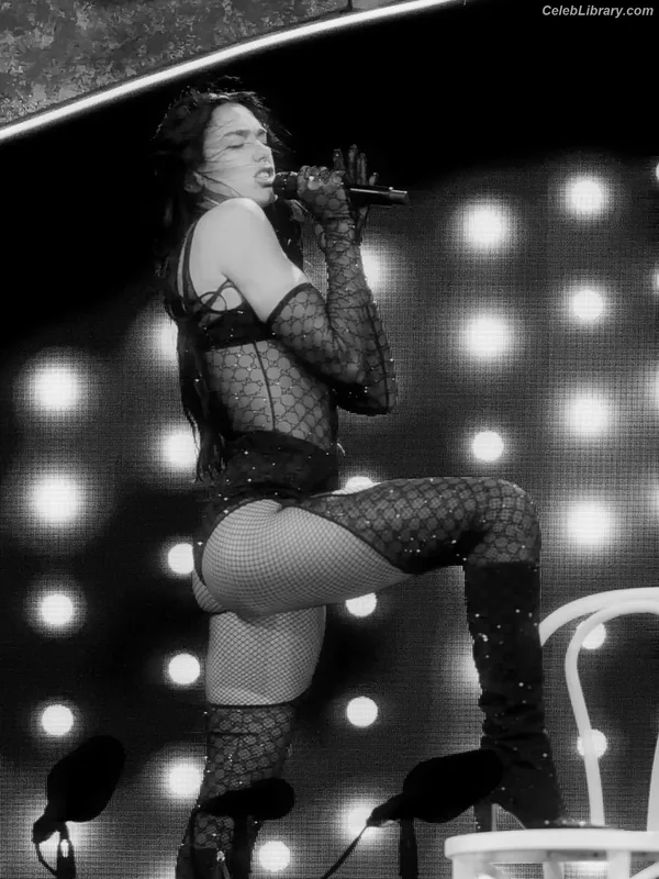 Dua Lipa photo 19 of 7804