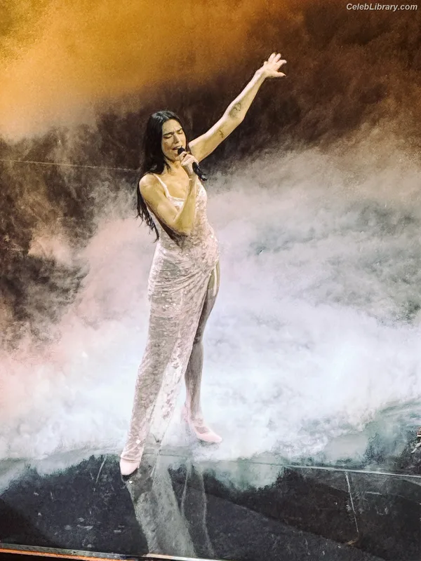 Dua Lipa photo 5 of 7804