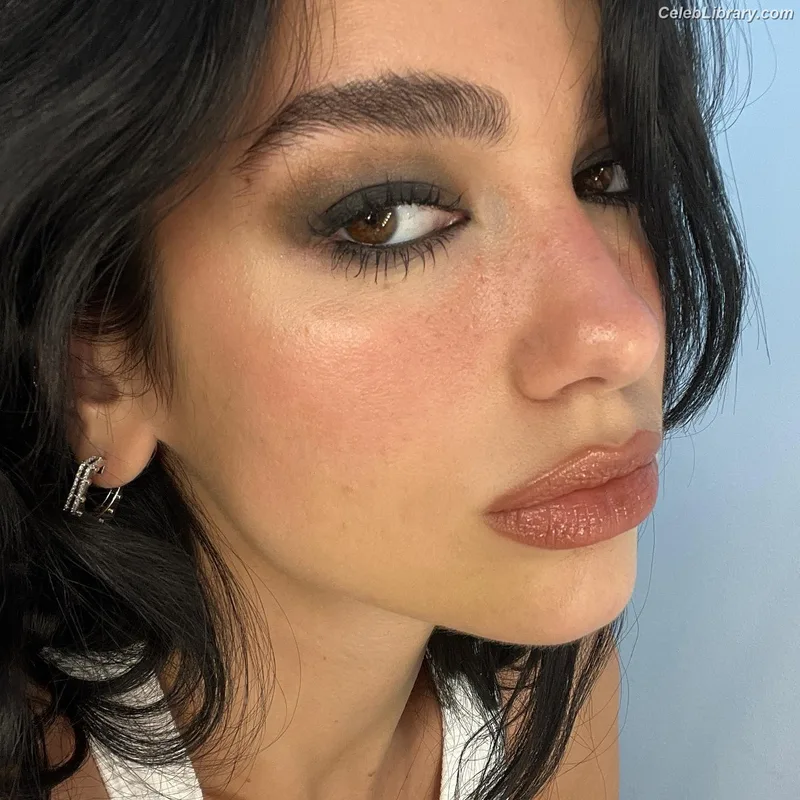 Dua Lipa photo 18 of 7804
