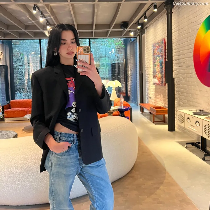 Dua Lipa photo 19 of 7804
