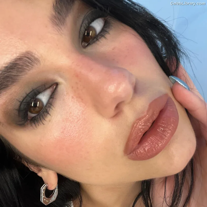 Dua Lipa photo 20 of 7804