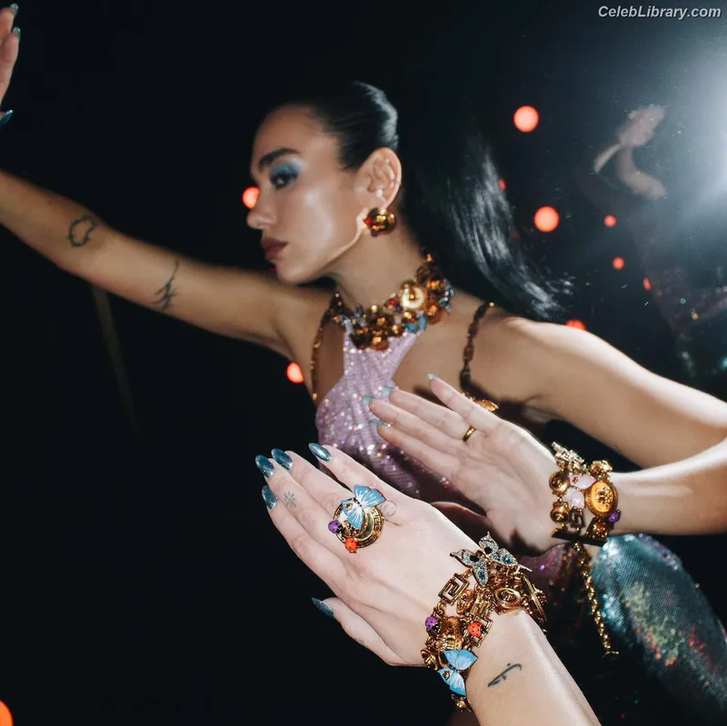 Dua Lipa photo 7 of 7804