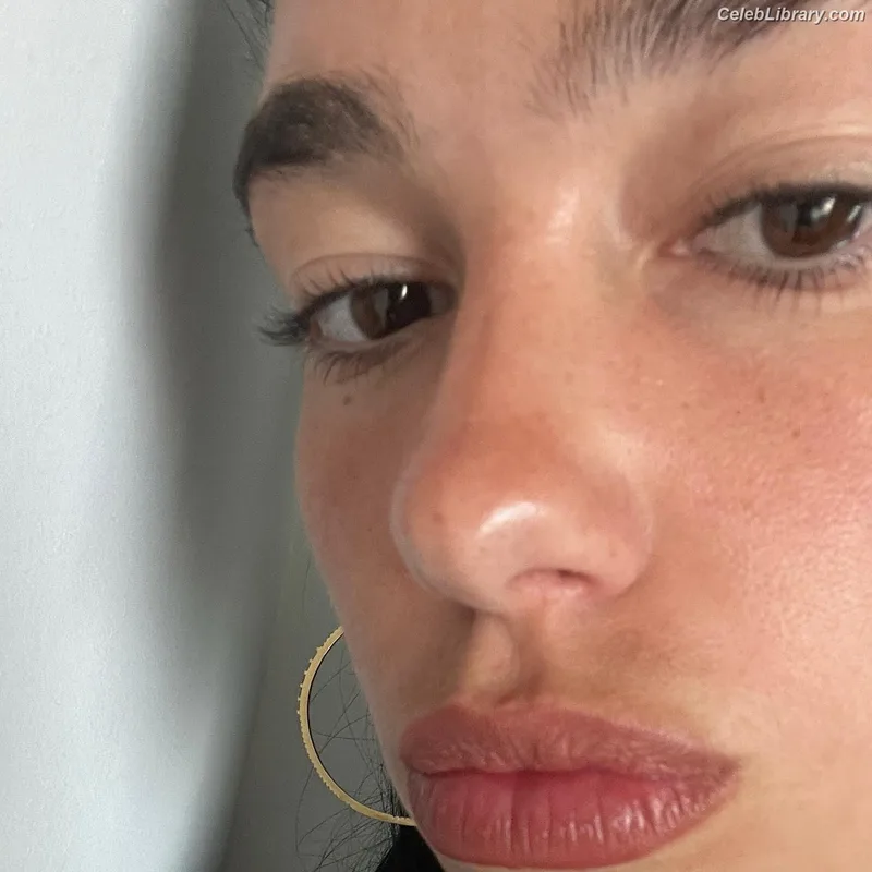 Dua Lipa photo 12 of 7804