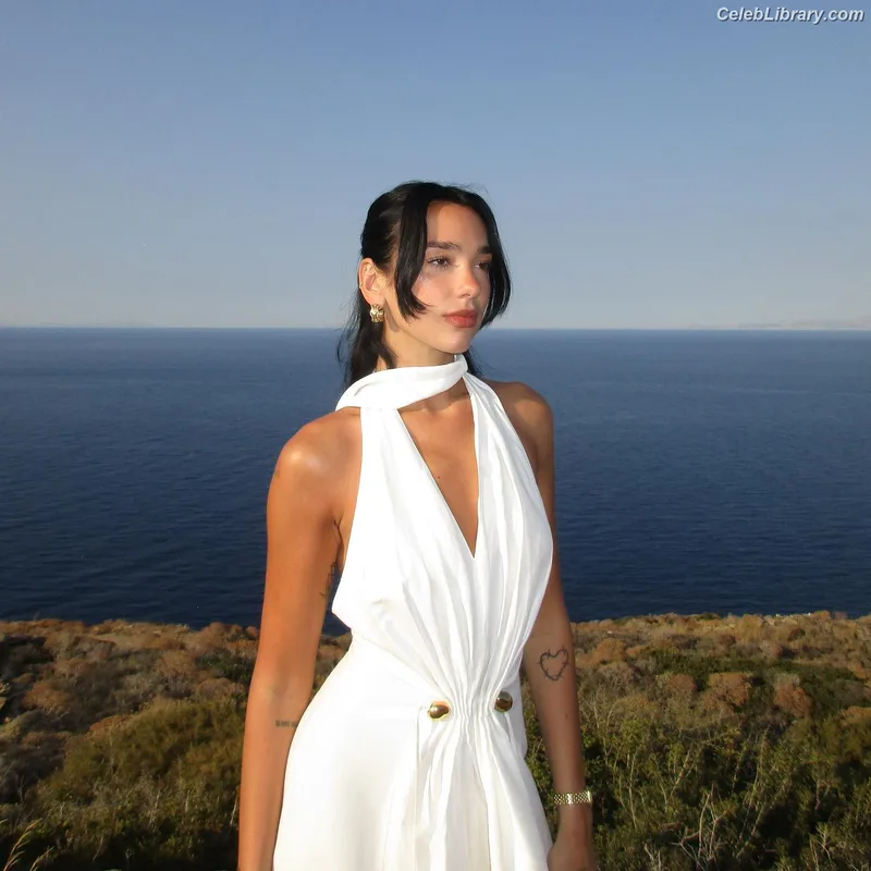 Dua Lipa photo 15 of 7804