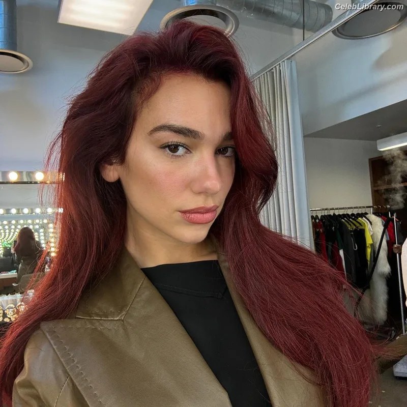 Dua Lipa photo 8 of 7804