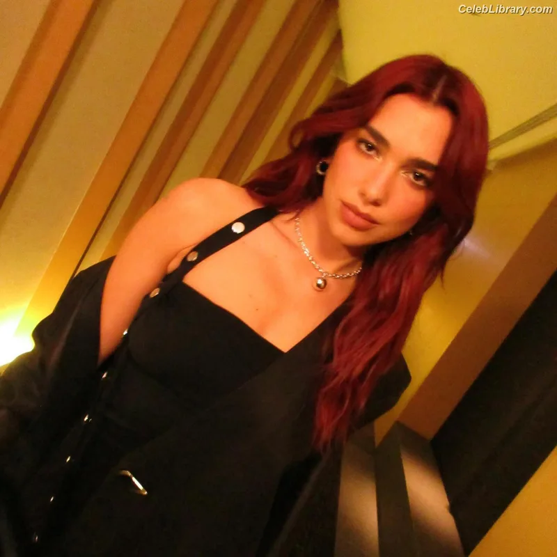 Dua Lipa photo 15 of 7804