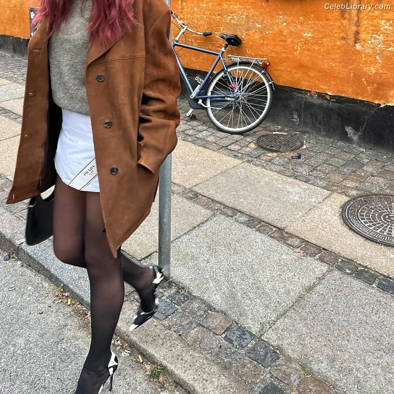 Dua Lipa photo 8 of 7804