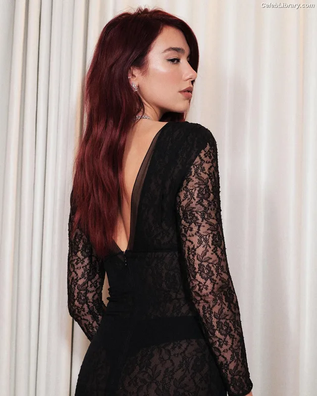 Dua Lipa photo 2 of 7804