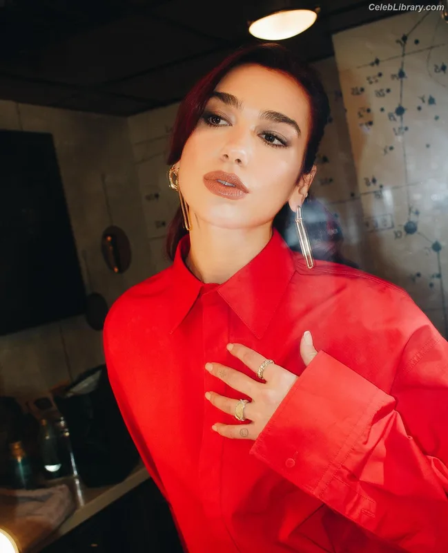 Dua Lipa photo 6 of 7804
