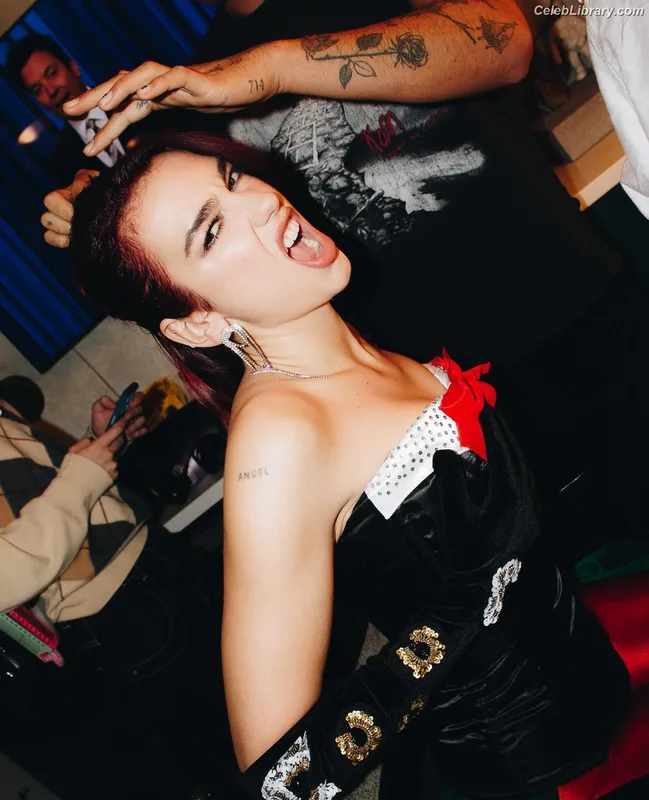 Dua Lipa photo 8 of 7804