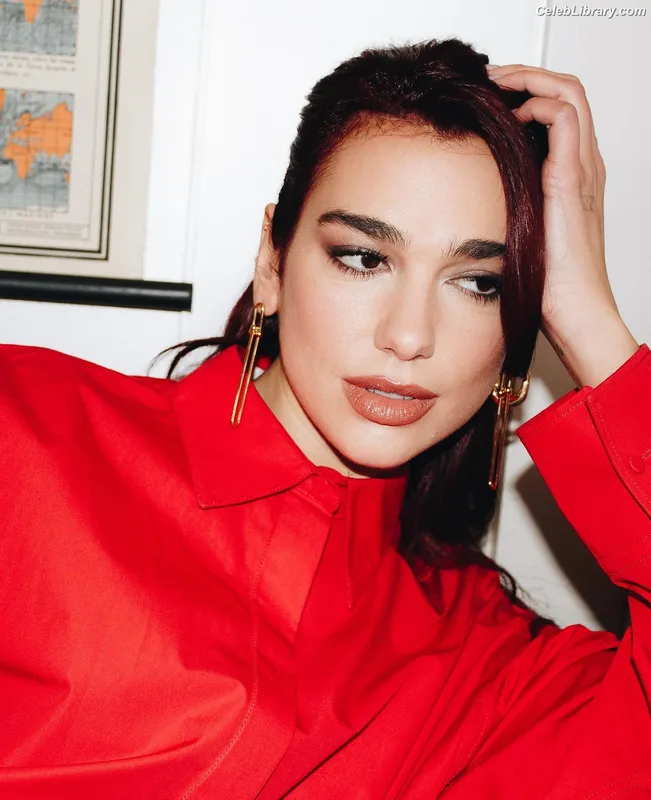 Dua Lipa photo 9 of 7804