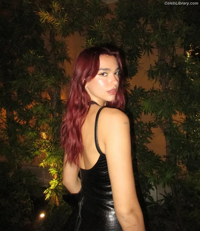 Dua Lipa photo 16 of 7804