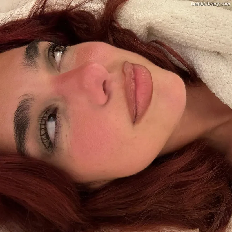 Dua Lipa photo 14 of 7804