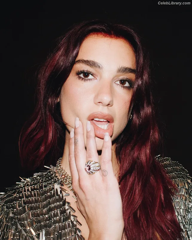 Dua Lipa photo 16 of 7804