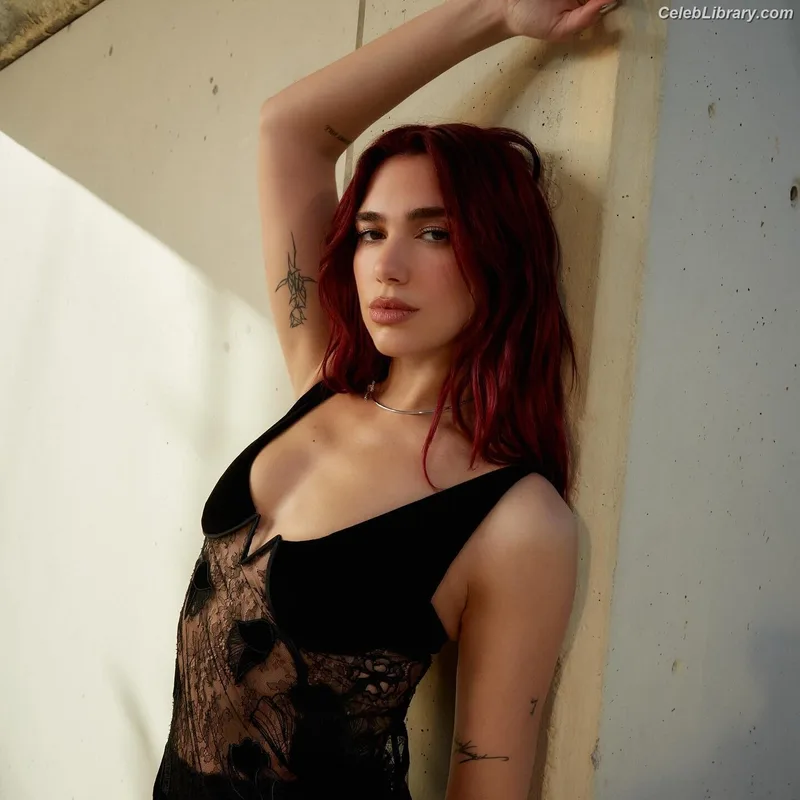 Dua Lipa photo 15 of 7804