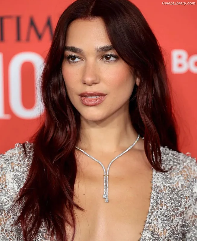 Dua Lipa photo 17 of 7804