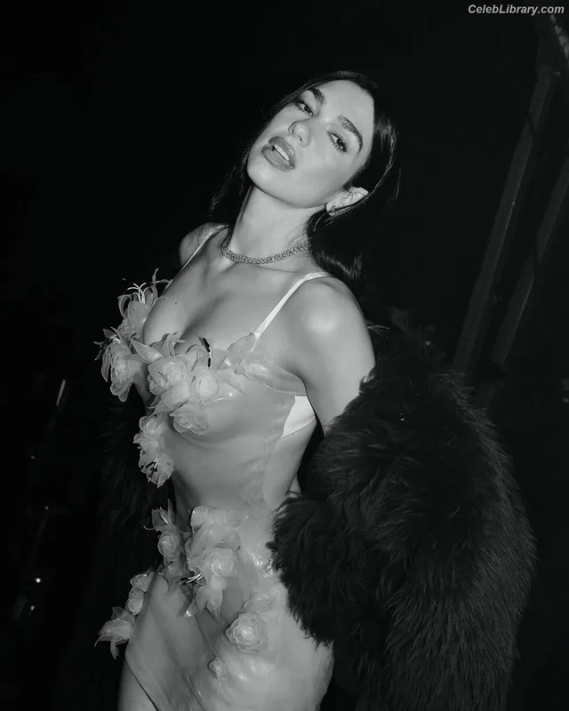 Dua Lipa photo 11 of 7804