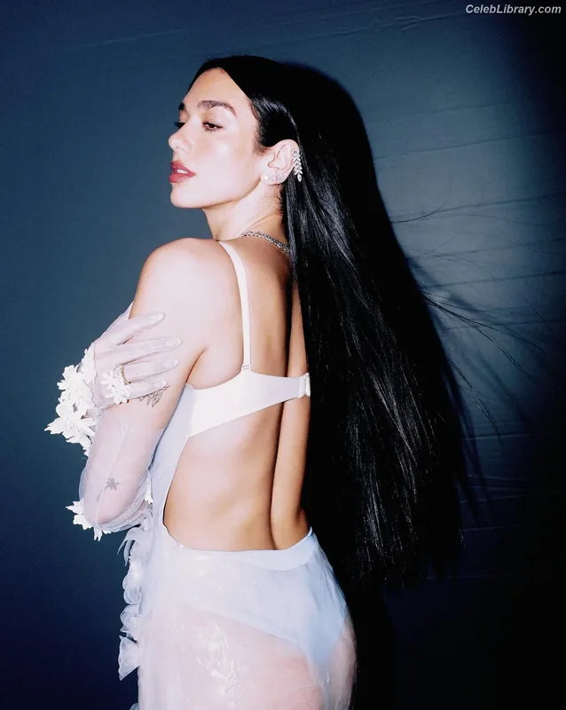 Dua Lipa photo 12 of 7804
