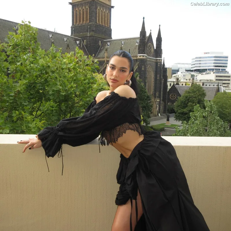Dua Lipa photo 19 of 7804