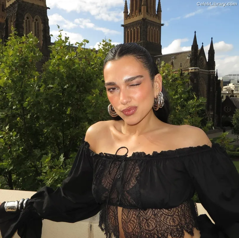 Dua Lipa photo 24 of 7804