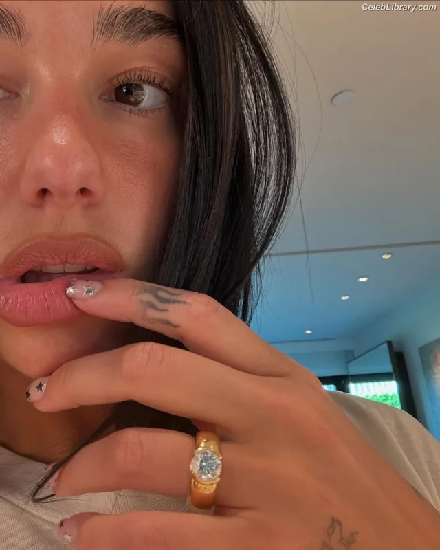 Dua Lipa photo 4 of 7804