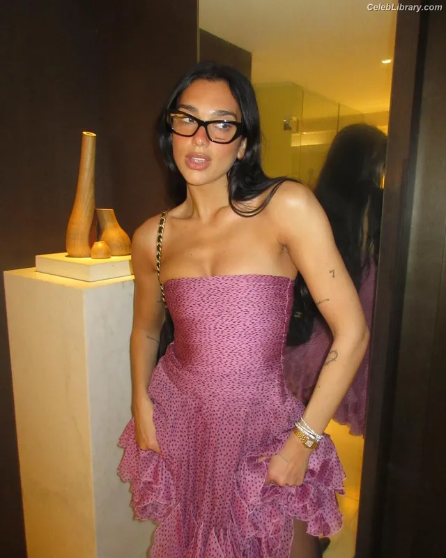Dua Lipa photo 6 of 7804