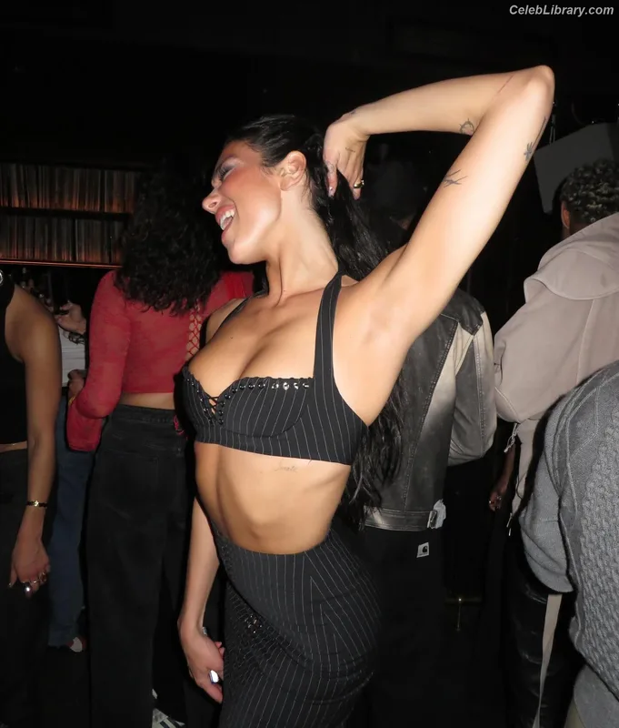 Dua Lipa photo 13 of 7804