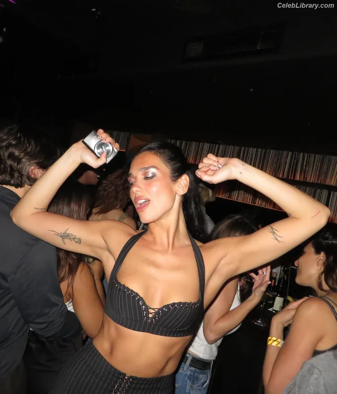 Dua Lipa photo 23 of 7804