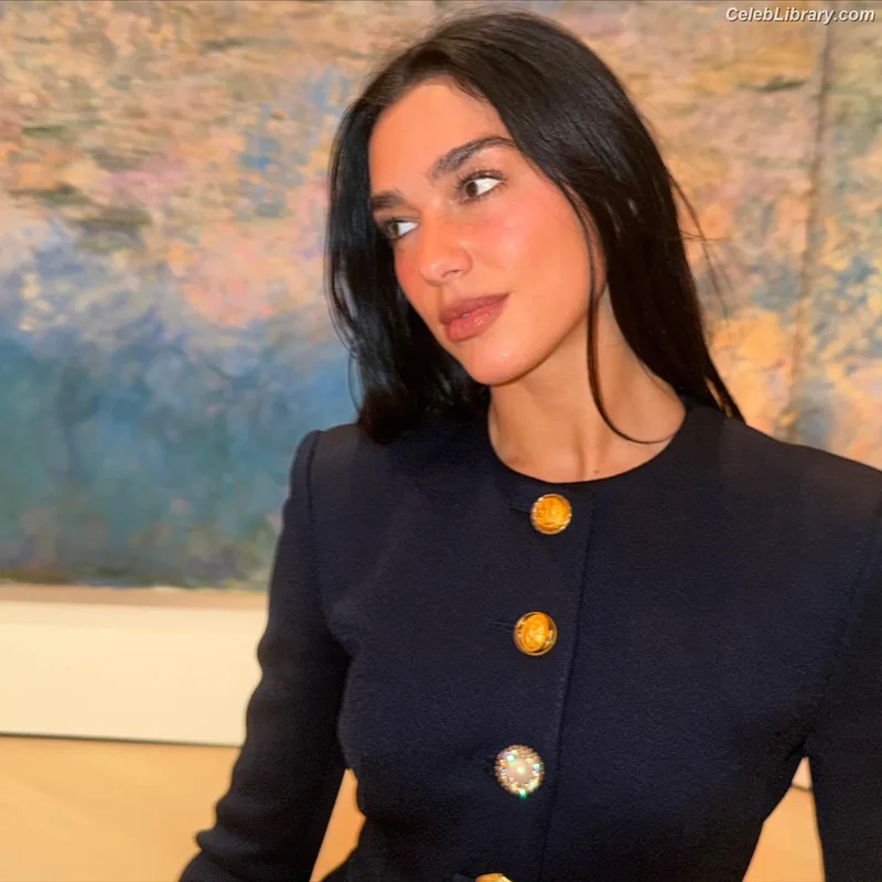 Dua Lipa photo 9 of 7804