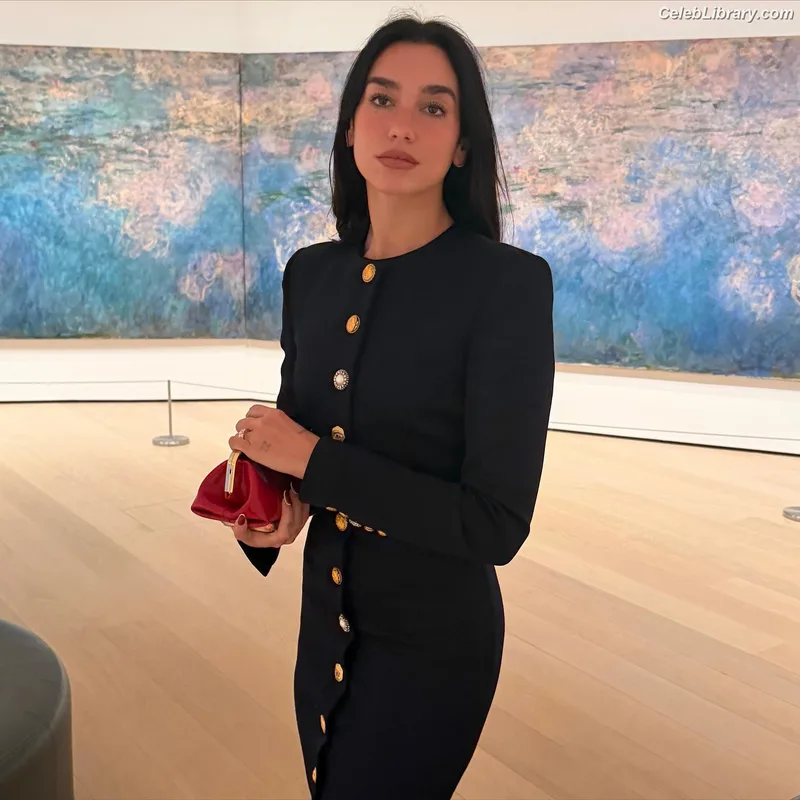 Dua Lipa photo 11 of 7804