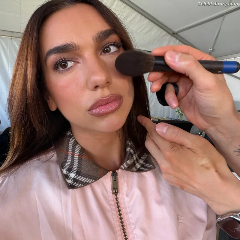 Dua Lipa photo 16 of 7804