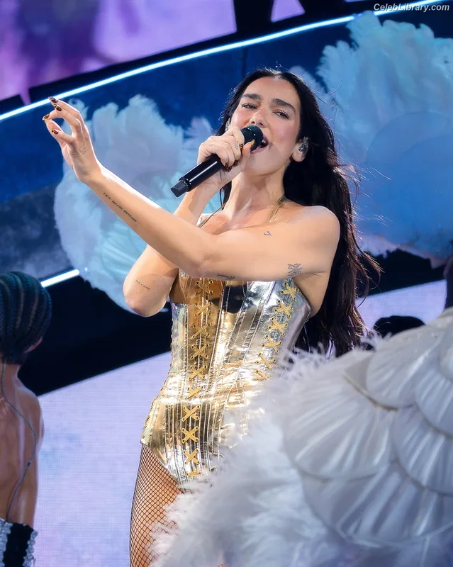 Dua Lipa photo 24 of 7804